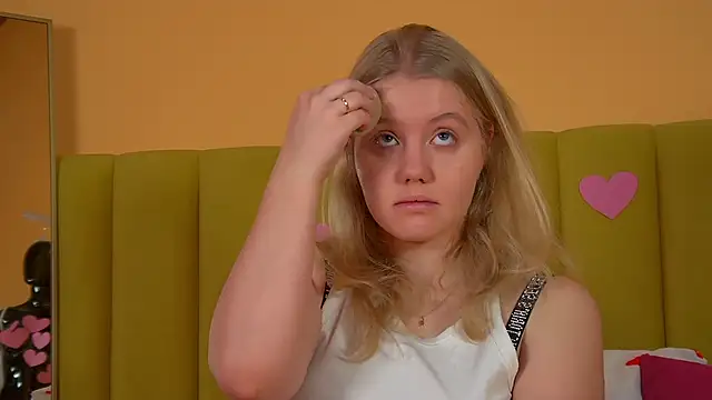 Snapshot of EmilyEvanse chatting on 02-15-26, 06:25 EmilyEvanse online show from 02-15-26, 06:25