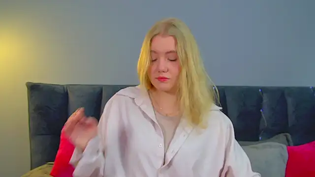 Snapshot of EmilyEvanse chatting on 01-09-26, 06:09 EmilyEvanse online show from 01-09-26, 06:09