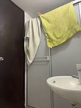 Miia moonn online show from 12-14-25, 11:16