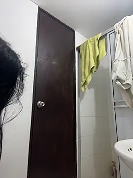 Miia moonn online show from 12-17-25, 11:26