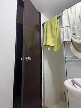 Miia moonn online show from 12-20-25, 11:35