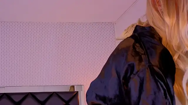 megan lenon online show from 01-05-26, 05:38