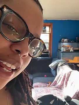 hazeleyedemonx13 online show from 04-16-26, 09:39