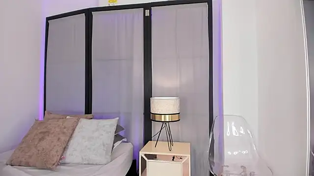 niicole steele  online show from 02-28-26, 05:56