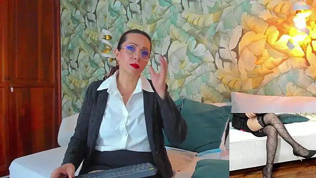 Snapshot of Madame_Angelic_1 chatting on 06-20-26, 03:11 Madame Angelic 1 online show from 06-20-26, 03:11