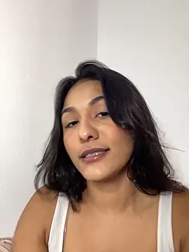 Laurapocahontas online show from 11-25-25, 07:03