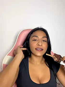 Laurapocahontas online show from 11-29-25, 11:27