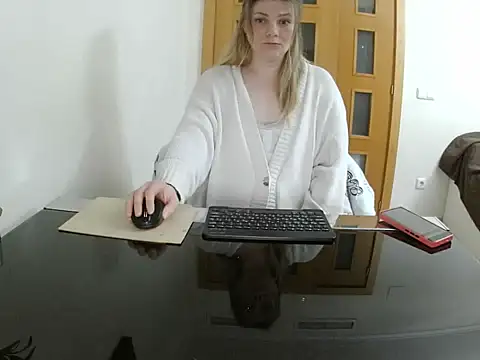 Adelyxveex online show from 12-22-25, 11:27