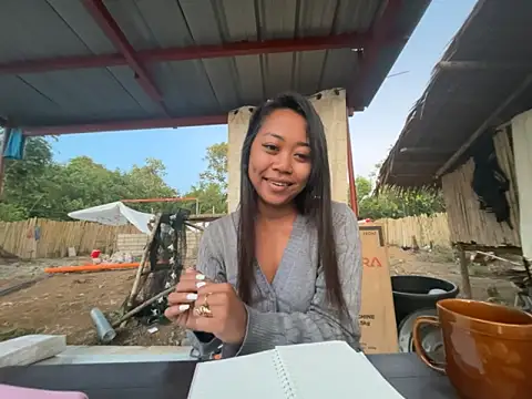 Juliet official pro online show from 04-17-26, 09:50