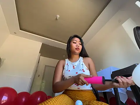 Snapshot of Juliet_official_pro chatting on 07-20-26, 01:57 Juliet official pro online show from 07-20-26, 01:57