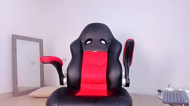 Snapshot of Noah_Katz chatting on 01-06-26, 05:00 Noah Katz online show from 01-06-26, 05:00