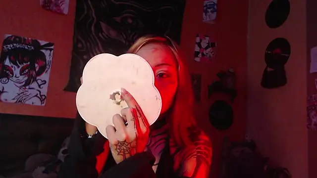 Layla quinn online show from 07-16-26, 03:20