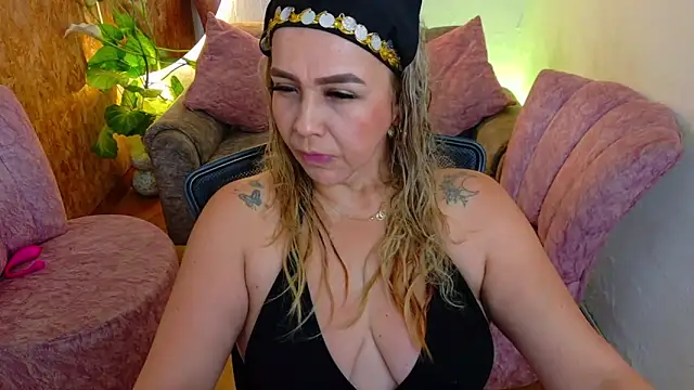 Aunty milf online show from 02-25-26, 07:58