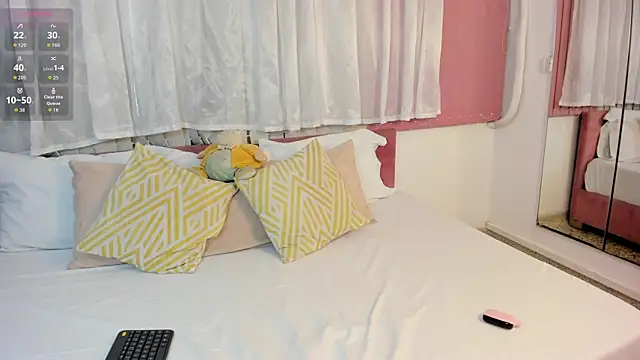 CharlotteBlossom online show from 01-08-26, 08:48