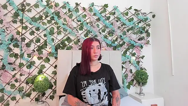 CharlotteBlossom online show from 12-18-25, 08:45