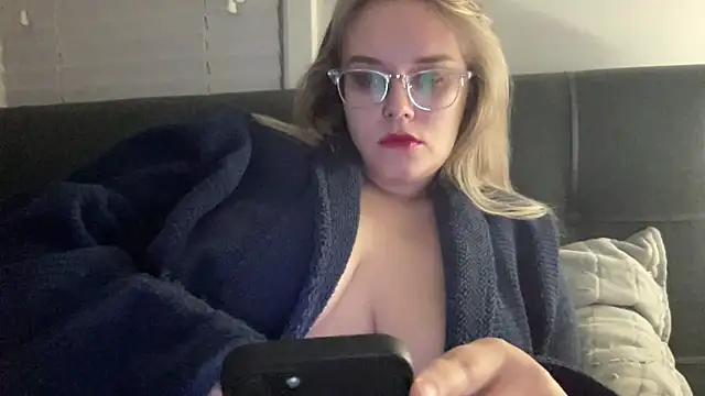 babyblue977 online show from 02-12-26, 03:50