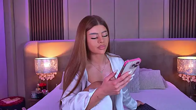 StephanieYves online show from 06-04-26, 04:44