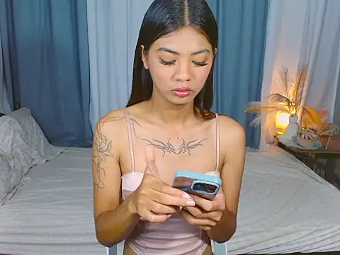 Snapshot of SamaraMillers chatting on 06-04-26, 03:49 SamaraMillers online show from 06-04-26, 03:49
