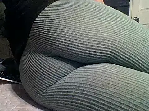 xxxenzo1 online show from 04-04-26, 08:37