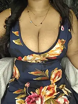 Snapshot of Curvy_Pooja chatting on 06-29-26, 05:56 Curvy Pooja online show from 06-29-26, 05:56