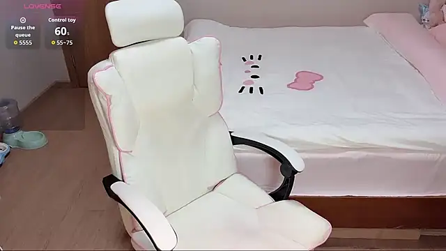 Xiner1177 online show from 04-08-26, 01:29