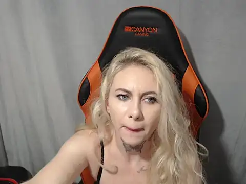 MissButterfly69 online show from 11-25-25, 05:24