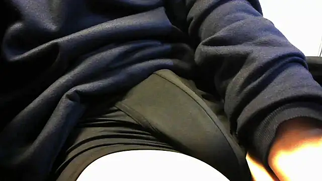 Snapshot of soruto-G chatting on 12-19-25, 01:02 soruto-G online show from 12-19-25, 01:02