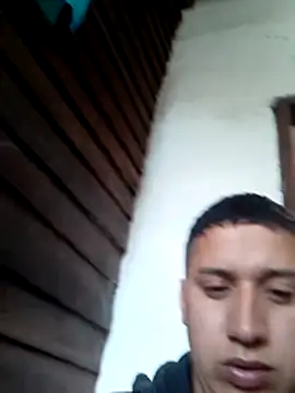 Snapshot of Alvarezz0202 chatting on 06-23-26, 05:11 Alvarezz0202 online show from 06-23-26, 05:11
