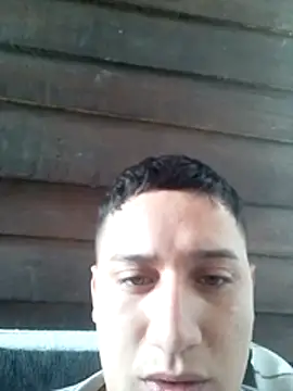 Snapshot of Alvarezz0202 chatting on 06-26-26, 03:07 Alvarezz0202 online show from 06-26-26, 03:07