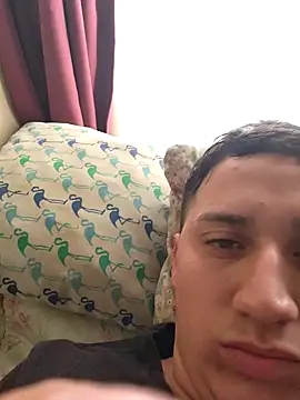 Alvarezz0202 online show from 04-28-26, 08:35