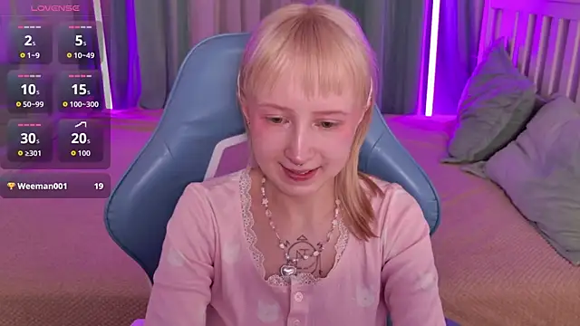 Snapshot of _Babyface_ chatting on 06-25-26, 01:49 Babyface online show from 06-25-26, 01:49