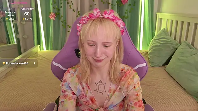 Snapshot of _Babyface_ chatting on 07-17-26, 01:08 Babyface online show from 07-17-26, 01:08