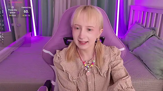 Snapshot of _Babyface_ chatting on 07-16-26, 01:08 Babyface online show from 07-16-26, 01:08
