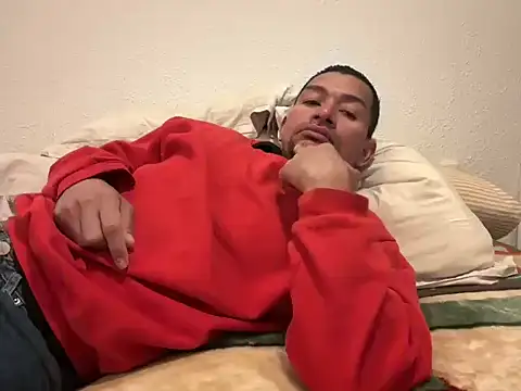 Snapshot of esleider12 chatting on 12-01-25, 10:49 esleider12 online show from 12-01-25, 10:49