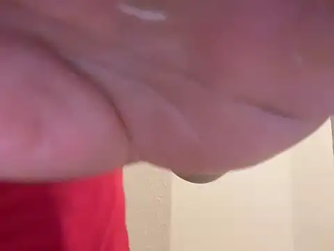 Snapshot of esleider12 chatting on 12-15-25, 11:38 esleider12 online show from 12-15-25, 11:38