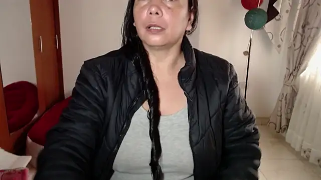 vivian-milf online show from 12-04-25, 12:37