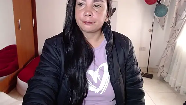 vivian-milf online show from 11-26-25, 01:22