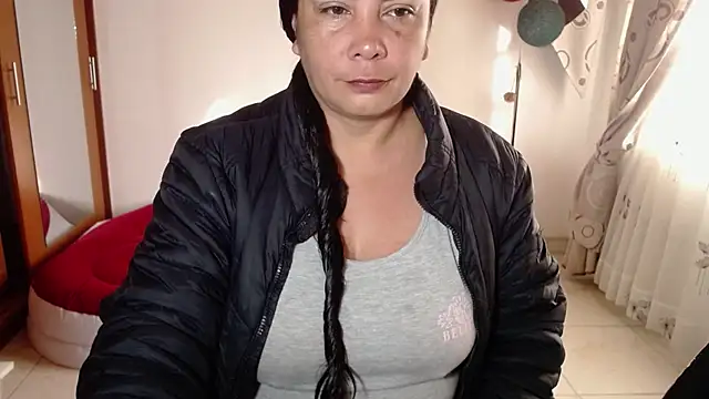 vivian-milf online show from 02-10-26, 12:26