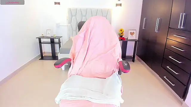 elenamilf online show from 01-10-26, 07:31