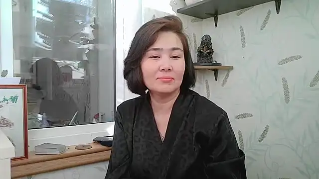 Nettie Allie online show from 12-15-25, 08:53