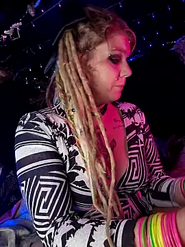 Horny hippie online show from 10-28-25, 10:41