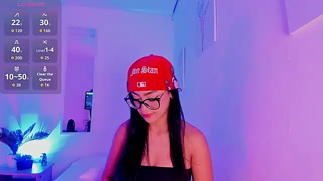 Klohewilliams  online show from 12-14-25, 12:44