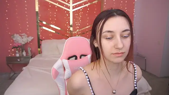 RoxieRay online show from 03-10-26, 01:04