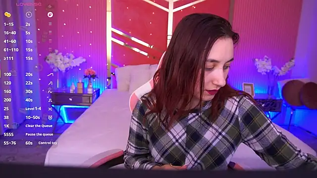 RoxieRay online show from 05-19-26, 01:51