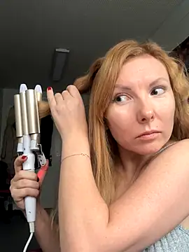 Snapshot of JenyJansy chatting on 12-05-25, 12:04 JenyJansy online show from 12-05-25, 12:04