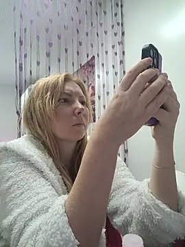 Snapshot of JenyJansy chatting on 01-08-26, 09:54 JenyJansy online show from 01-08-26, 09:54