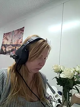 Snapshot of JenyJansy chatting on 12-18-25, 08:34 JenyJansy online show from 12-18-25, 08:34