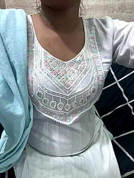 Juliekhan 98 online show from 12-01-25, 05:19