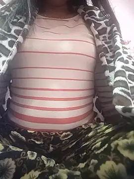 Juliekhan 98 online show from 01-12-26, 09:05