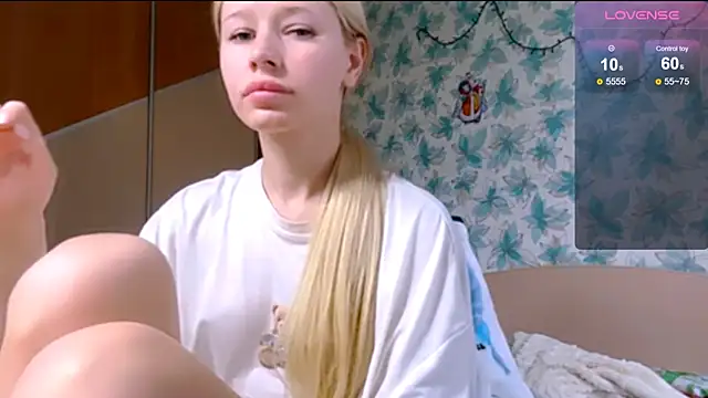 Snapshot of Barbie_Blondie chatting on 04-03-26, 01:39 Barbie Blondie online show from 04-03-26, 01:39